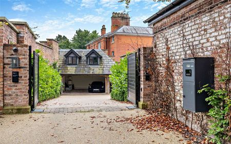 A truly unique luxury Six bedroom property, beautifully furnished and perfectly located behind electric gates in the heart of Alderley Edge. - Photo 5