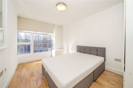 Albert Bridge Road, Battersea, SW11, London - Photo 2