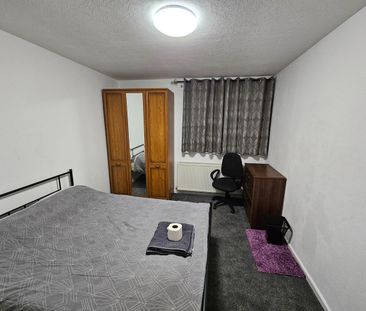 Room in a Shared House, Larches Street, B11 - Photo 3