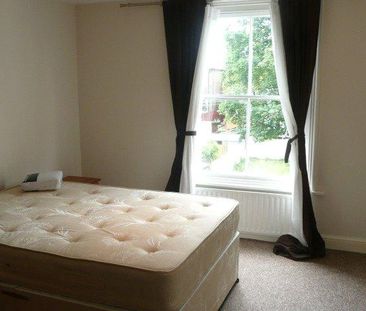 4 bedroom terraced house to rent - Photo 5