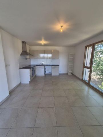 Location Appartement 3 pièces 61m² LYON 5ème - Photo 3