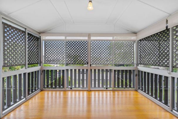 Charming Three-Bedroom Home in Sought-After Annerley - Photo 1