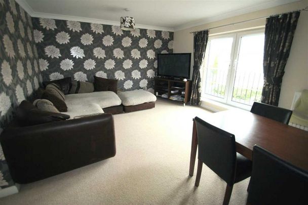 2 bedroom property to rent - Photo 1