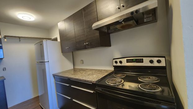 For Lease - 2020 Jasmine Crescent Unit# 1406, Beacon Hill North - South and Area, Ontario - Photo 1