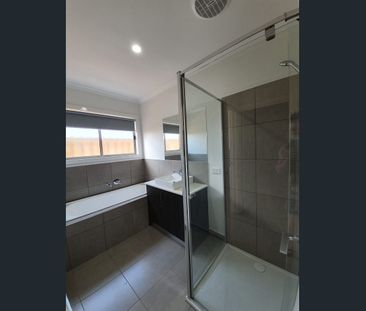 Beautiful Habitat Estate Home, the perfect 'habitat' for the entire... - Photo 6