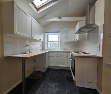 2 bedroom semi-detached house to rent - Photo 4