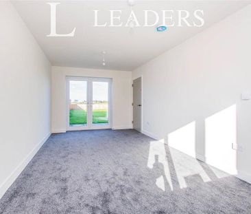 3 bedroom semi-detached house to rent - Photo 1