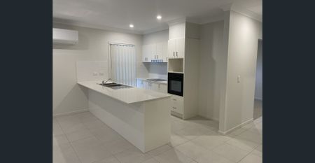 Spacious Family Home in Collingwood Park - Photo 4