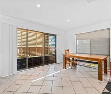 Central Benowa townhouse – ideal location & space! - Photo 2