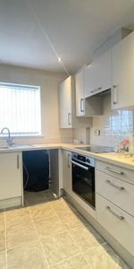 3 bedroom ground floor flat to rent - Photo 3