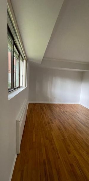 À louer 1400$ – 4 ½ au 2715 Place Darlington, Côte-des-Neiges - Photo 1