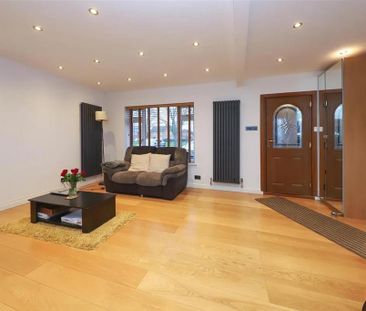 4 bedroom end of terrace house to rent - Photo 1