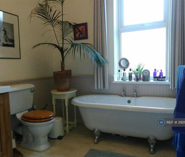 1 bedroom in a house share to rent - Photo 6
