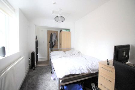 7 bedroom terraced house to rent - Photo 5