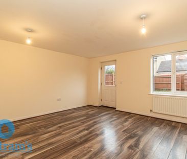 References Pending - 3 bed Mid Terraced House - Photo 1