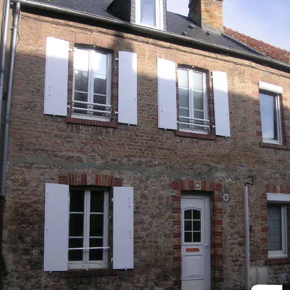 A louer maison de ville mitoyenne - type F2 - Carentan (50500) - Photo 1