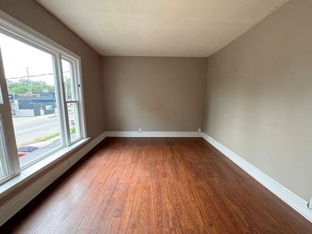 $1,649 / 3 br / 1 ba / 82 1/2 Grey st - Photo 4