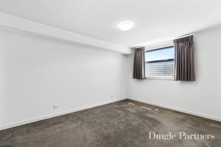 Stylish Modern Apartment in Prime Hughesdale Location - Photo 4