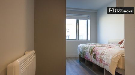 Room for rent in 8-bedroom apartment in residence hall - Photo 2