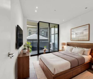 Prime Corner Apartment Living Opposite Albert Park Lake - Photo 3