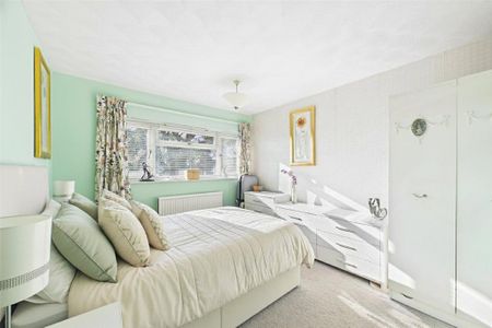 3 bedroom semi-detached house to rent - Photo 5