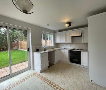 3 bedroom semi-detached house to rent - Photo 5
