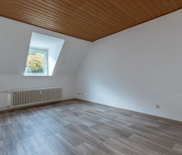 Ca. 51 m² große 2-Zimmer-Dachgeschosswohnung mit Tageslichtbad in H... - Foto 3