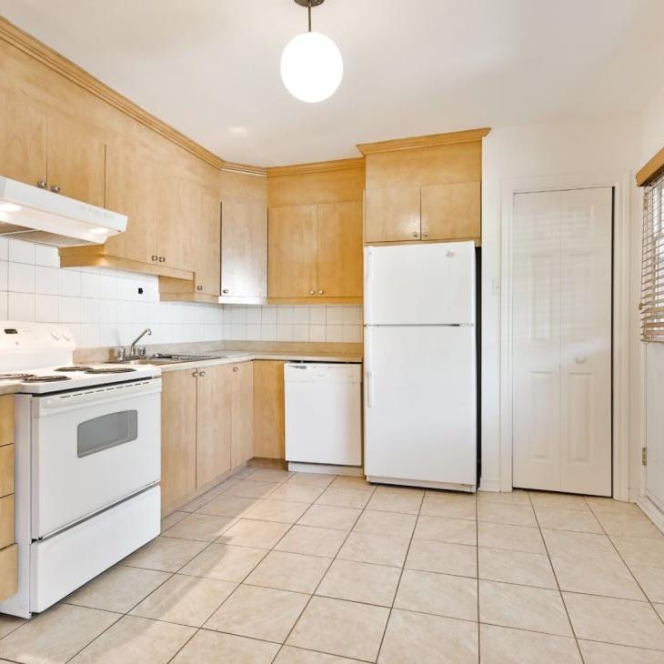 2127 Rue Montgomery, H2K 2R7, H2K 2R7, Montréal - Photo 1