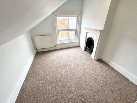 Russell Road, Felixstowe, IP11 - Photo 3