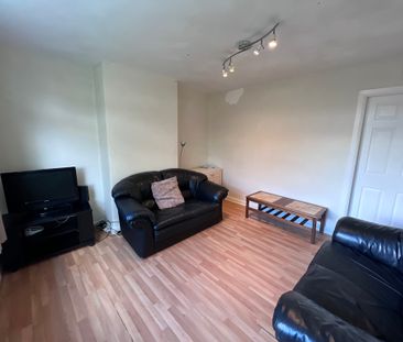 Fourth Avenue, Tang Hall - P1419 - Photo 1