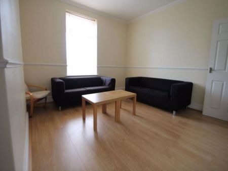 4 bedroom house to rent - Photo 3