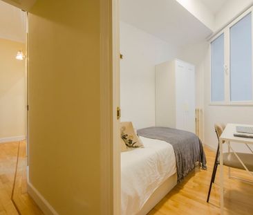 Calle de Fernán González, Madrid, Community of Madrid 28009 - Photo 4