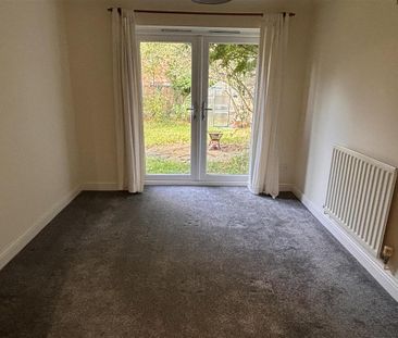 4 bedroom detached house to rent - Photo 2