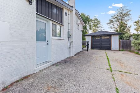 For Lease - 523 Pinegrove Road Unit# Lower, Oakville, Ontario - Photo 3