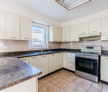 For Lease - 8 Dingwall Court, Brampton, Ontario - Photo 1