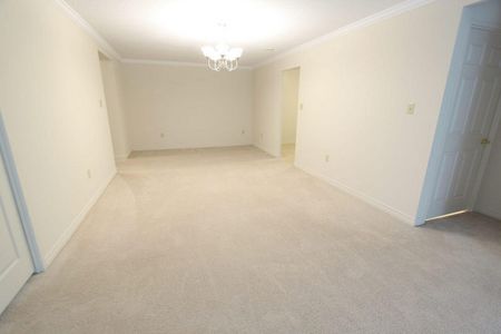 Fallowfield Towers II - Photo 2