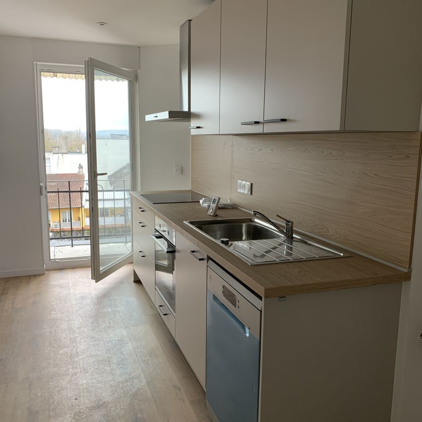 Location Appartement 4 pièces 85m² SARREGUEMINES 57200 - Photo 1