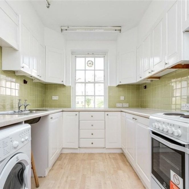 4 bedroom terraced house to rent - Photo 1