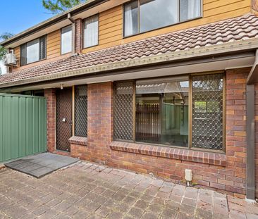 Neat & Spacious Living in Prime Location - Photo 5