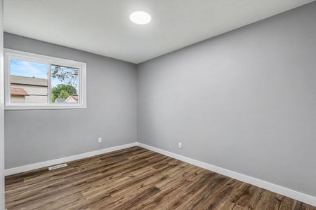 For Lease - 1936 Belcourt Boulevard Unit# 1, Orleans - Convent Glen and Area, Ontario - Photo 5