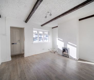 2 bedroom semi-detached house to rent - Photo 2