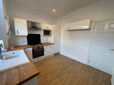 3 bedroom terraced house to rent - Photo 4