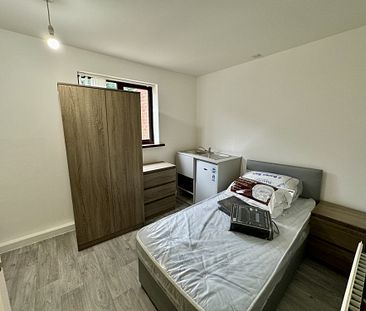 A shared home with good access to local amenities, public transport... - Photo 3