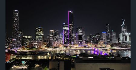 Stylish 2-Bedroom Apartment with 2 Bathrooms and 1 Private Carpark in Prime South Brisbane Location - Photo 5