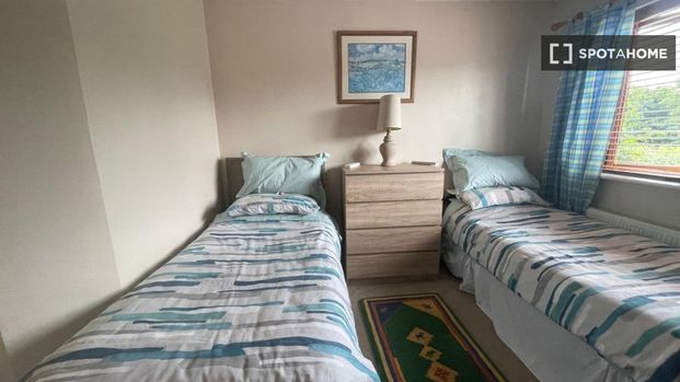 Room for rent in 3-bedroom apartment, Dublin - Photo 1