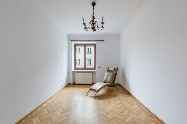 Mokotów, 112,57m2, 4 pokoje w kamienicy, balkon - Photo 1