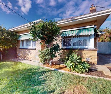 Renovated 3-Bedroom Home in Prime Coburg Location - Photo 2