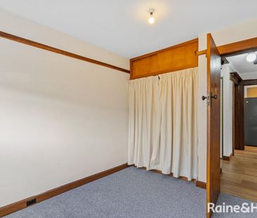 Family home in handy location - Photo 6
