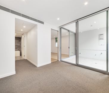 Two Bedroom Apartment with Parking - Unfurnished - Photo 2