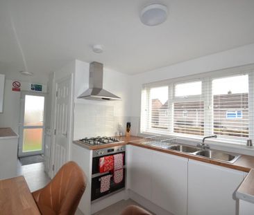 1 bedroom in a house share to rent - Photo 3